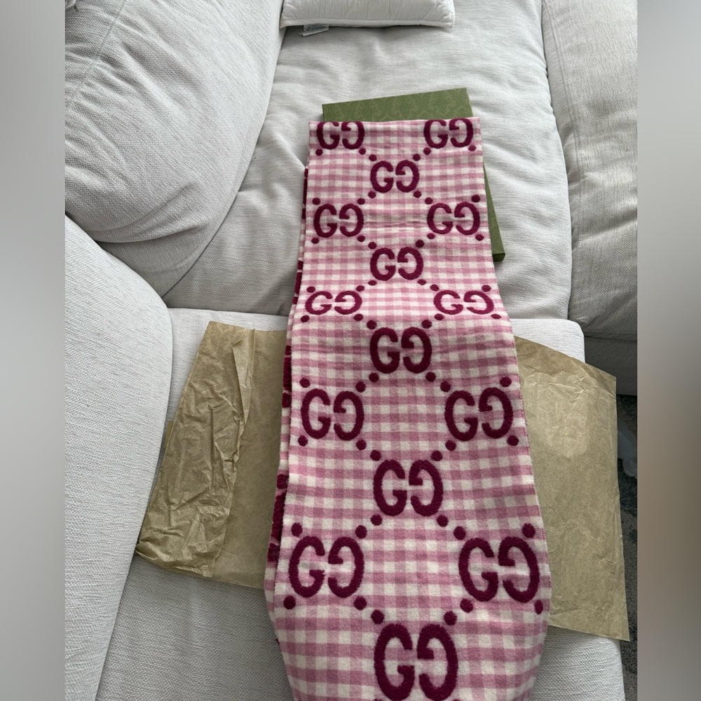Gucci wool scarf